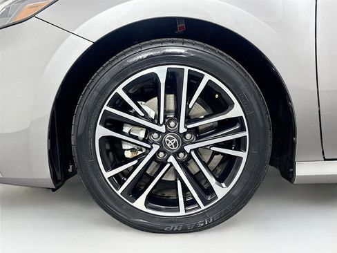 Used 2025 Toyota Camry XLE image 12