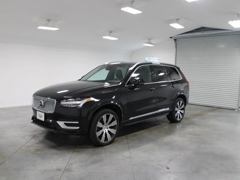 Used 2024 Volvo XC90 T8 Plus w/ Protection Package Premier image 4