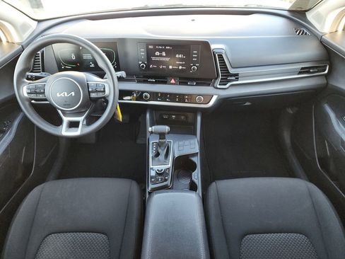 Used 2024 Kia Sportage LX image 18