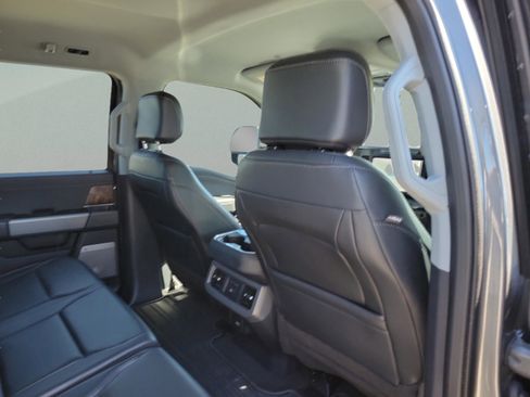 Used 2024 Ford F250 Lariat w/ Sport Appearance Package image 27