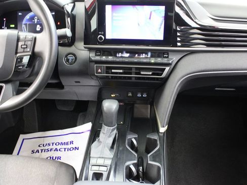Used 2025 Toyota Camry LE FWD image 20