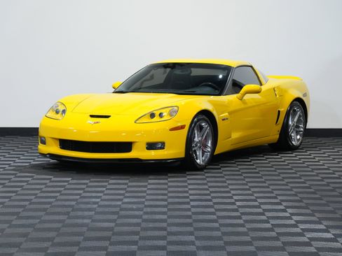 Used 2007 Chevrolet Corvette Z06 w/ Preferred Equipment Group image 3