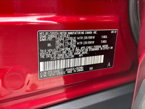 Used 2020 Toyota RAV4 XLE Premium FWD image 19