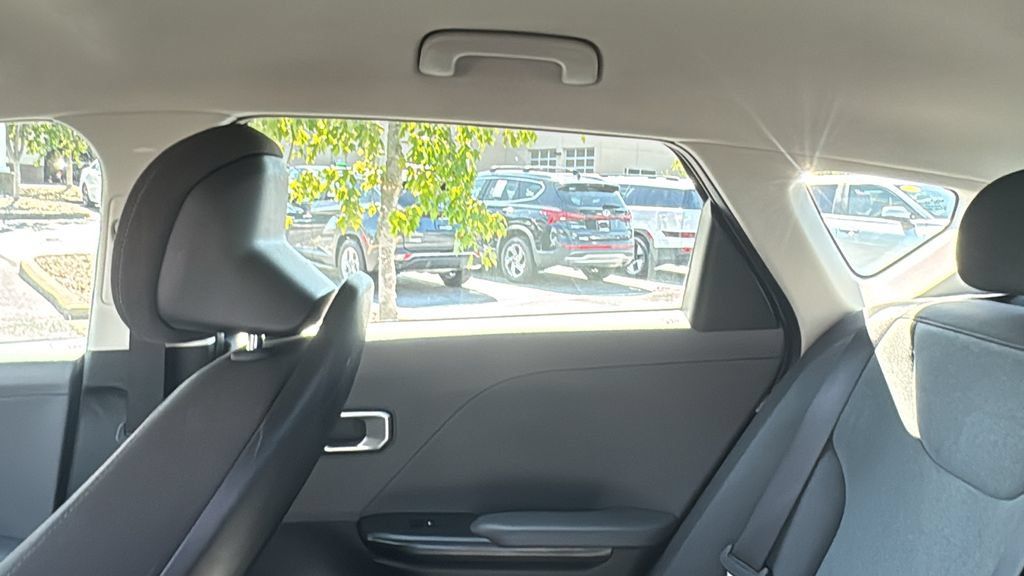 Used 2025 Kia K4 FWD image 29