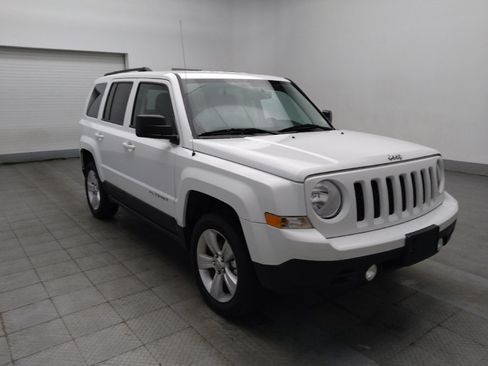 Used 2016 Jeep Patriot Latitude AWD/4WD image 13