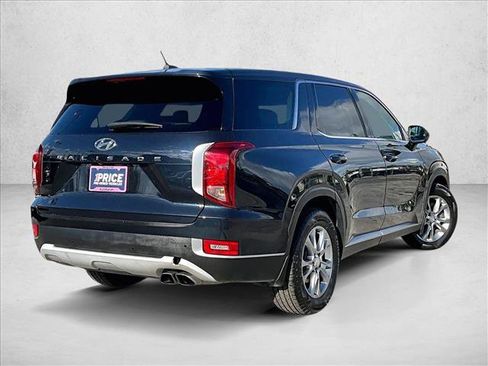 Used 2021 Hyundai Palisade SE image 2