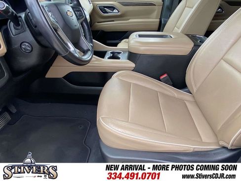 Used 2021 Chevrolet Suburban Premier RWD image 17