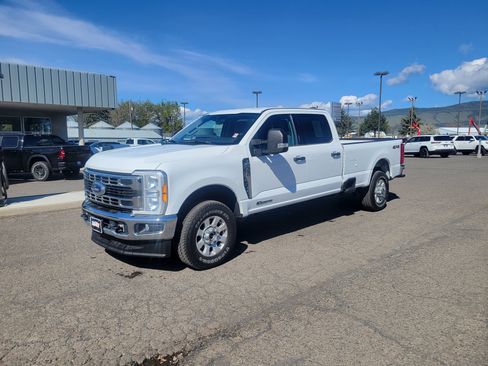 Used 2023 Ford F350 XLT AWD/4WD image 13