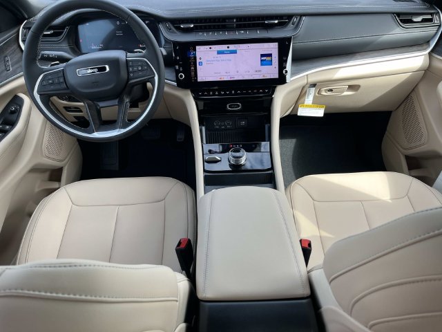 New 2027 Jeep Grand Cherokee Limited AWD/4WD image 16