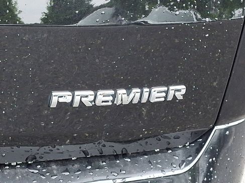 Used 2023 Chevrolet Traverse Premier AWD/4WD image 17