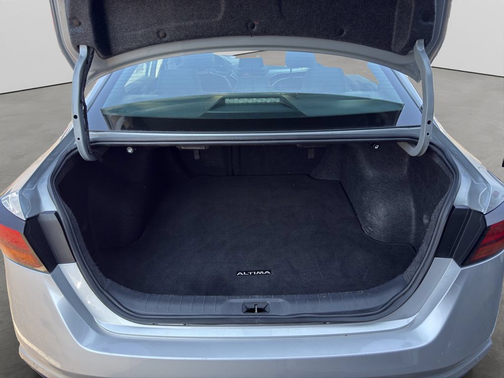 Used 2024 Nissan Altima 2.5 SR FWD image 27