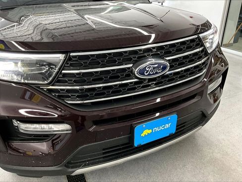 Used 2023 Ford Explorer XLT w/ Equipment Group 202A AWD/4WD image 30