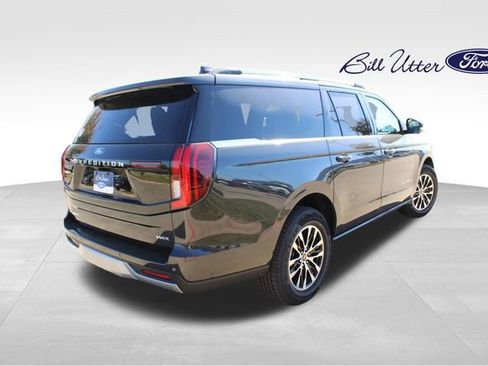 New 2025 Ford Expedition Max Platinum image 3