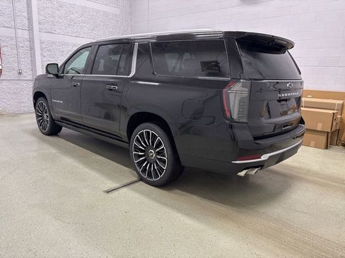 New 2026 Chevrolet Suburban High Country AWD/4WD image 6
