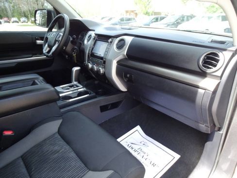 Used 2017 Toyota Tundra SR5 image 39