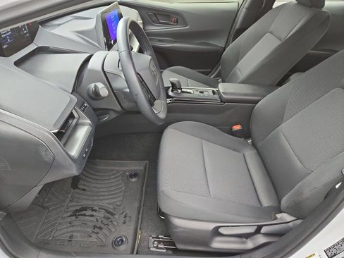 Certified 2025 Toyota Prius LE FWD image 15