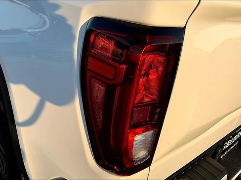 Used 2024 GMC Sierra 1500 Elevation image 39