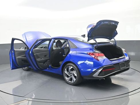 Used 2025 Hyundai Elantra Sport image 67