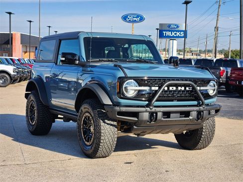 Used 2021 Ford Bronco First Edition image 3