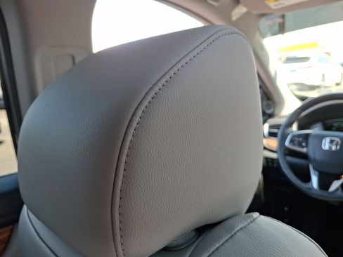 Used 2022 Honda CR-V Touring image 9