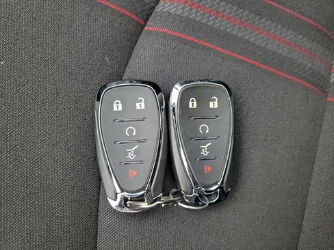 Used 2022 Chevrolet Equinox RS image 32