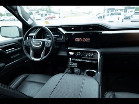 Used 2025 GMC Sierra 1500 Denali w/ Technology Package AWD/4WD image 20