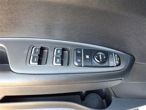 Used 2018 Kia Optima Premium w/ Convenience Package image 9