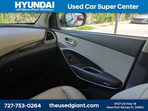 Used 2017 Hyundai Santa Fe Sport FWD image 20