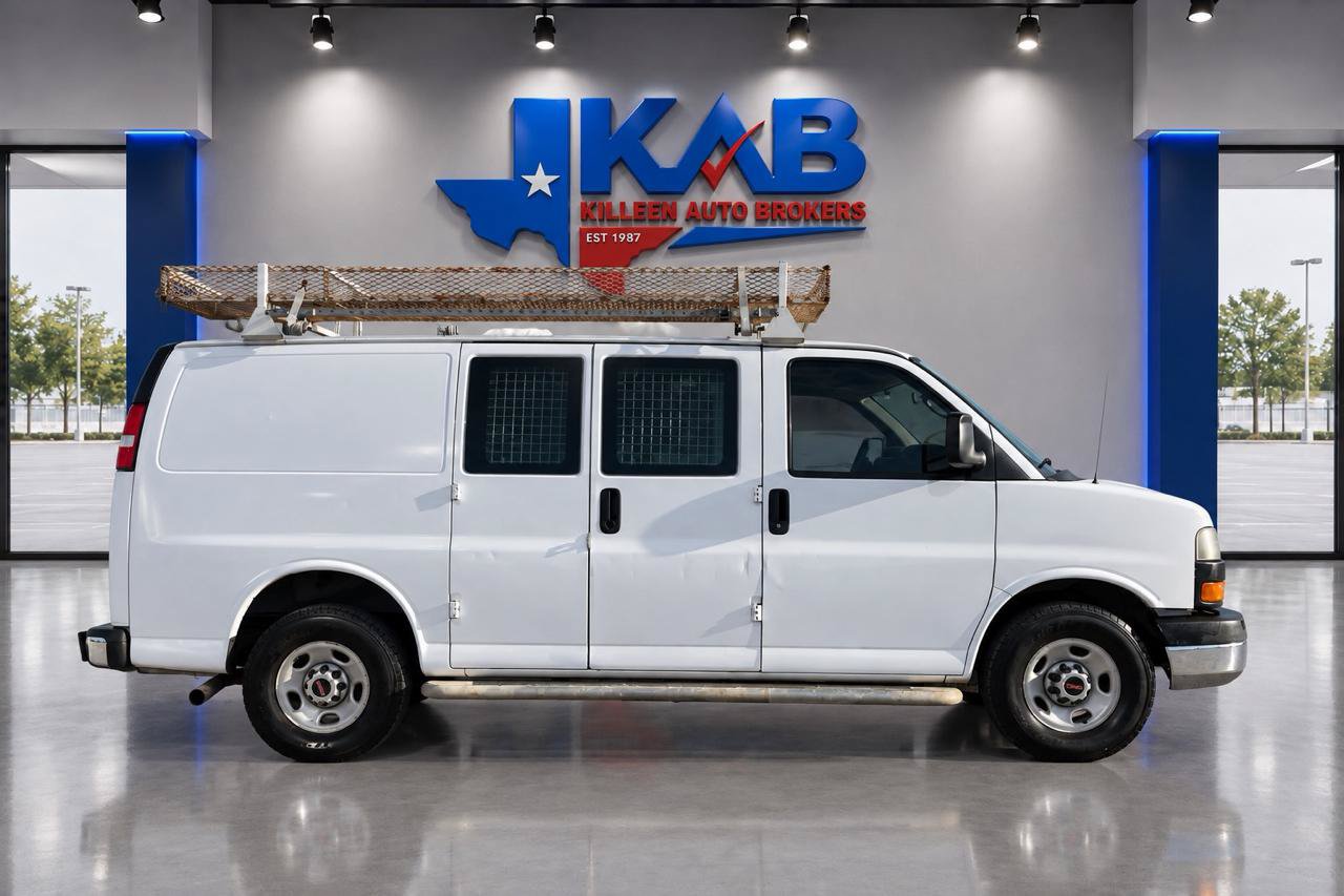 Used 2014 GMC Savana 2500 RWD image 2