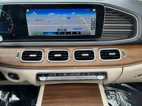 Used 2022 Mercedes-Benz GLS 450 4MATIC image 42