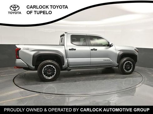 Used 2025 Toyota Tacoma TRD Off-Road w/ TRD Off Road Premium Package AWD/4WD image 4