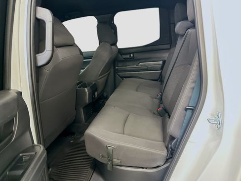 Used 2025 Toyota Tacoma SR5 AWD/4WD image 29