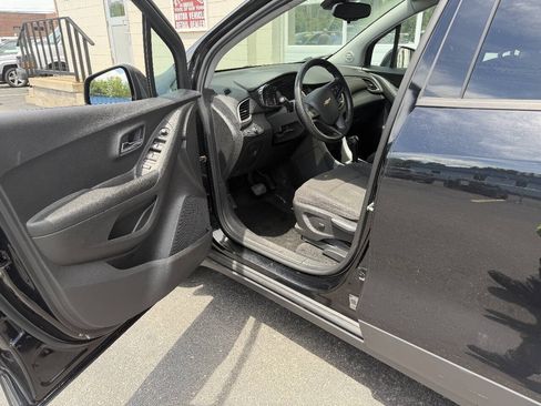 Used 2020 Chevrolet Trax LS w/ Tint and Cruise Package FWD image 13