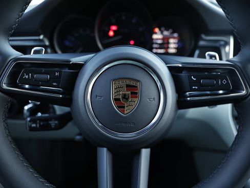 New 2026 Porsche Macan image 34