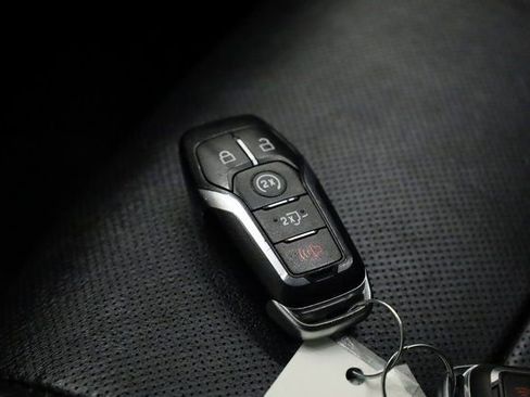 Used 2015 Ford F150 Lariat w/ Equipment Group 502A Luxury image 32