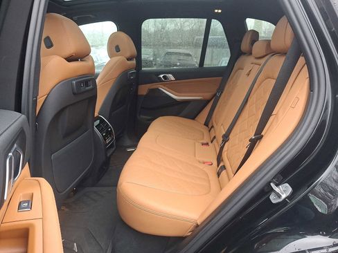 Used 2023 BMW X5 xDrive40i w/ Premium Package AWD/4WD image 10