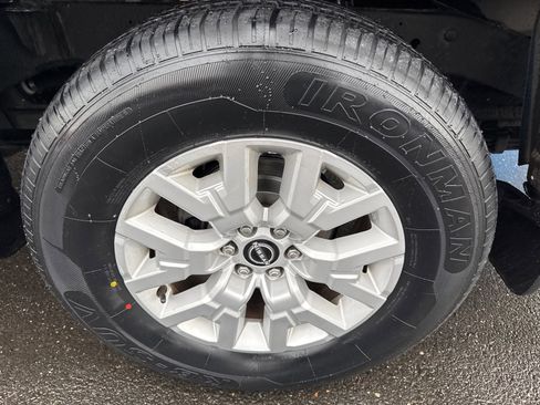 Used 2022 Nissan Frontier SV image 10