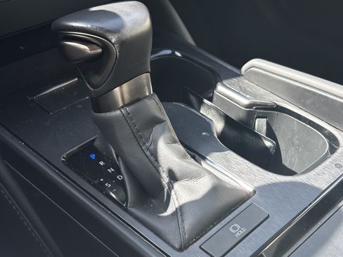 Used 2025 Lexus ES 350 w/ Accessory Package (Z2) FWD image 26