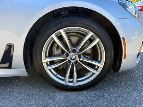 Used 2017 BMW 740i xDrive AWD/4WD image 29