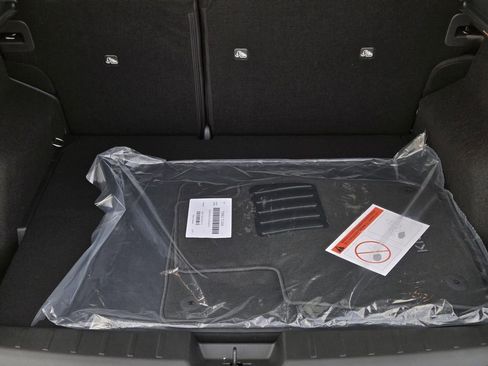 New 2026 Nissan Kicks SR image 9