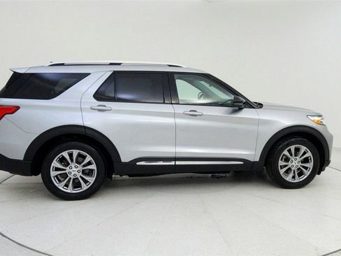 Used 2023 Ford Explorer Limited w/ Equipment Group 301A image 5