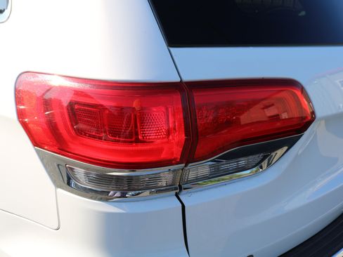 Used 2014 Jeep Grand Cherokee Limited image 11