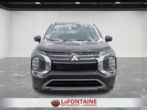 New 2026 Mitsubishi Outlander SEL image 8