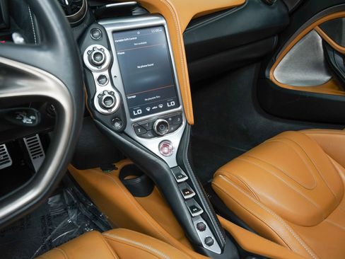 Used 2020 McLaren 720S Luxury image 41