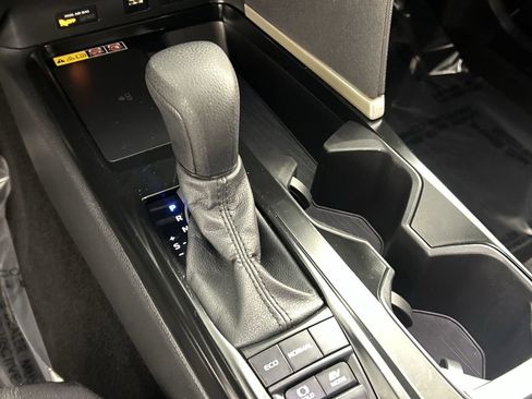 Used 2025 Toyota Camry LE image 15