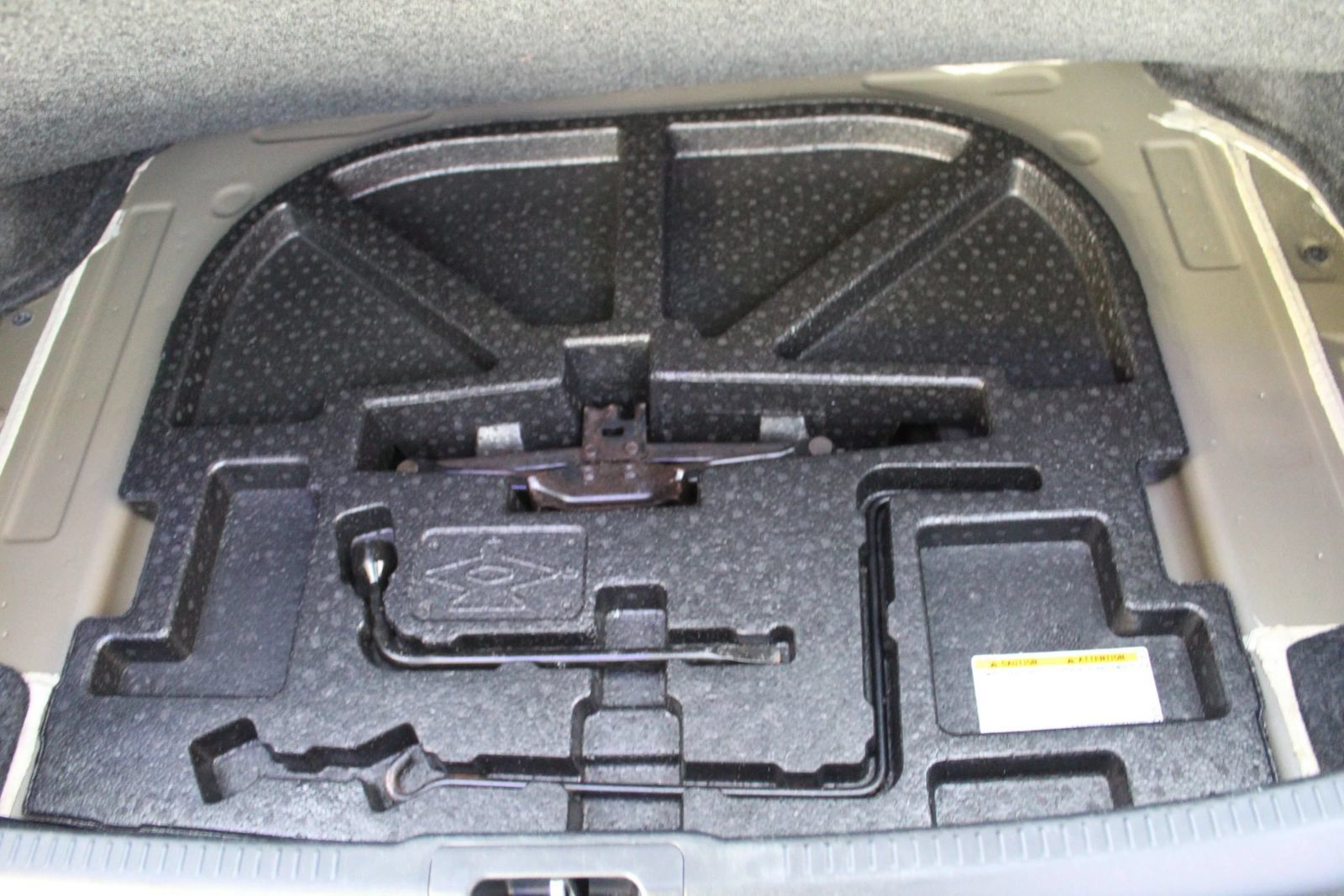 Used 2017 Toyota Camry LE FWD image 27