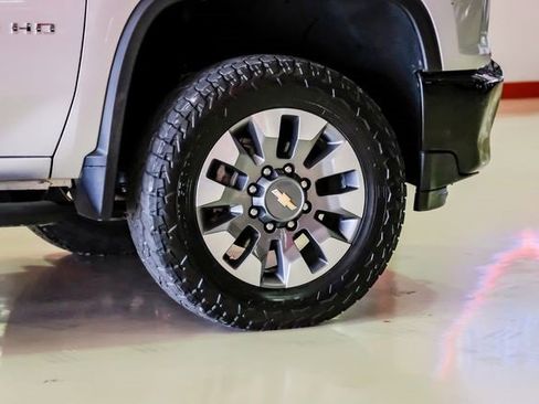 Used 2022 Chevrolet Silverado 2500 Custom w/ Custom Value Package image 50
