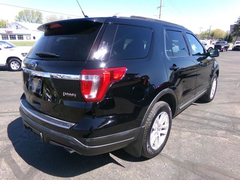 Used 2018 Ford Explorer XLT w/ Equipment Group 202A AWD/4WD image 3