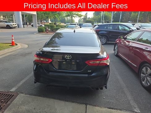 Used 2020 Toyota Camry SE w/ Convenience Package FWD image 13