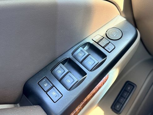 Used 2020 Chevrolet Tahoe Premier AWD/4WD image 23